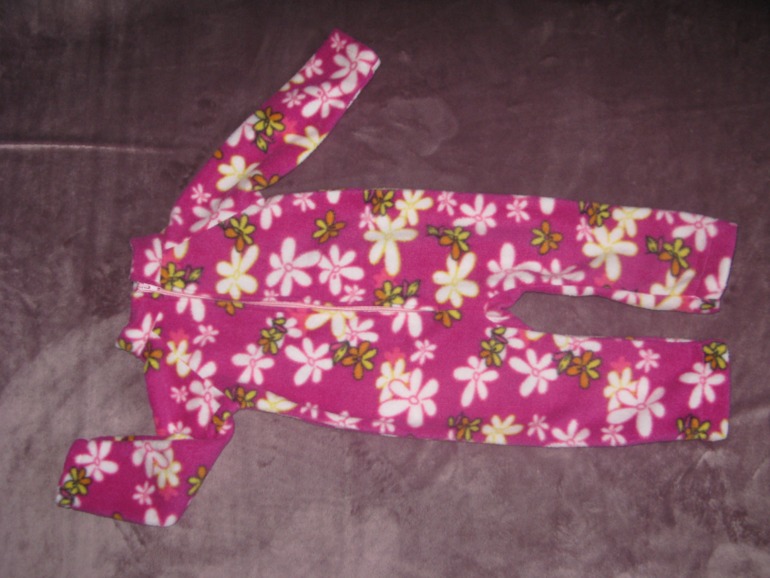 Поддёва и тапочки.