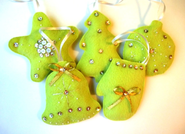 Игрушки на елку)