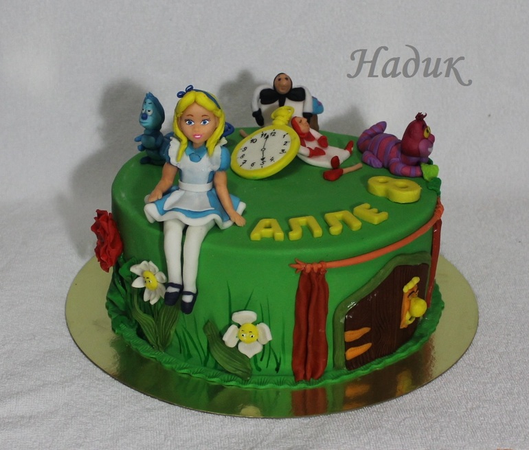 Алиса в стране чудес