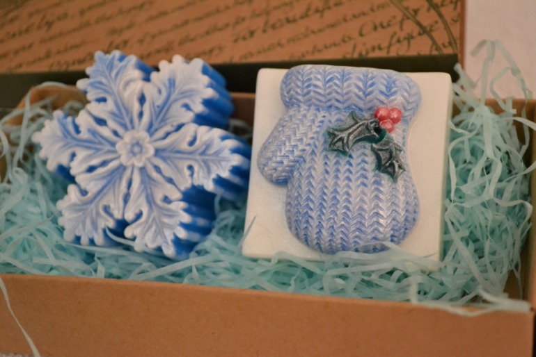 Новогоднего чуток.