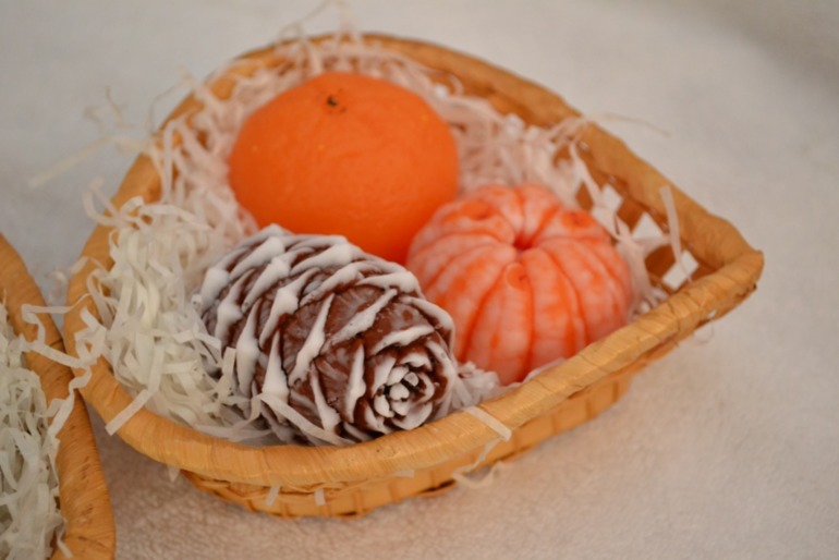 Новогоднего чуток.