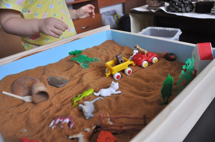 По следам вчерашнего поста про песочницу... Первая игра