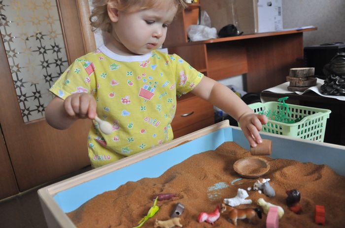 По следам вчерашнего поста про песочницу... Первая игра