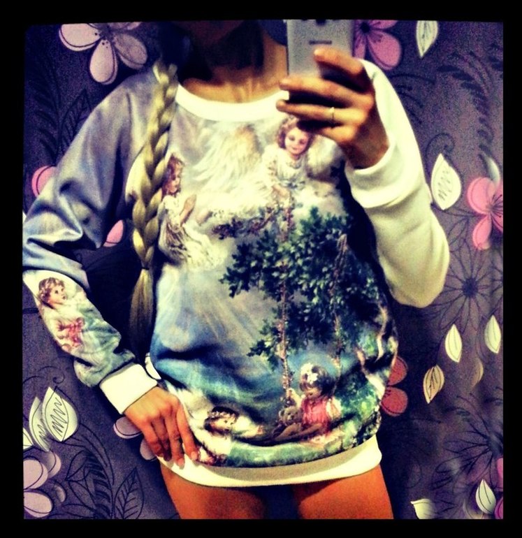 Ищу такие свитшоты