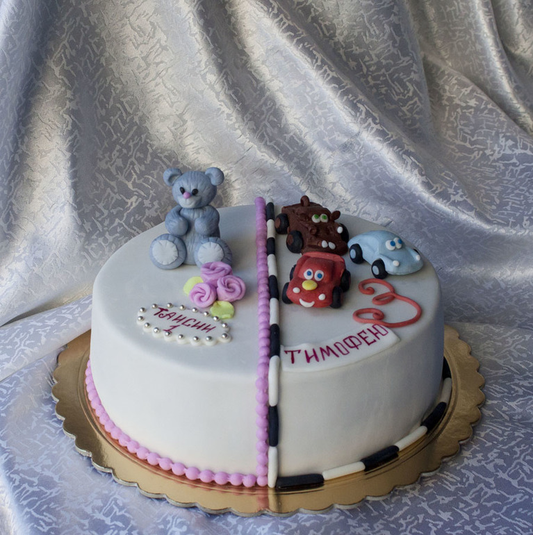 И сестричке, и брату. На двойной ДР.