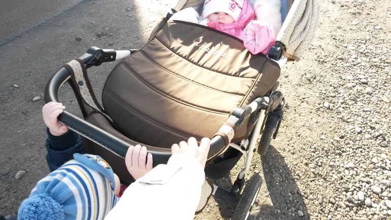 Флешмоб "Детки-погодки"