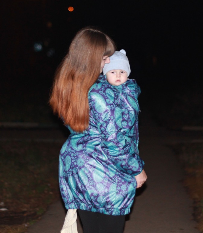 Годовасик под слингокурткой