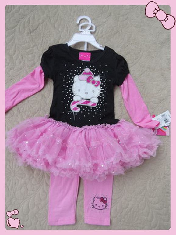 Одежда для девочек:комплекты, костюмы,платья в наличии новые.