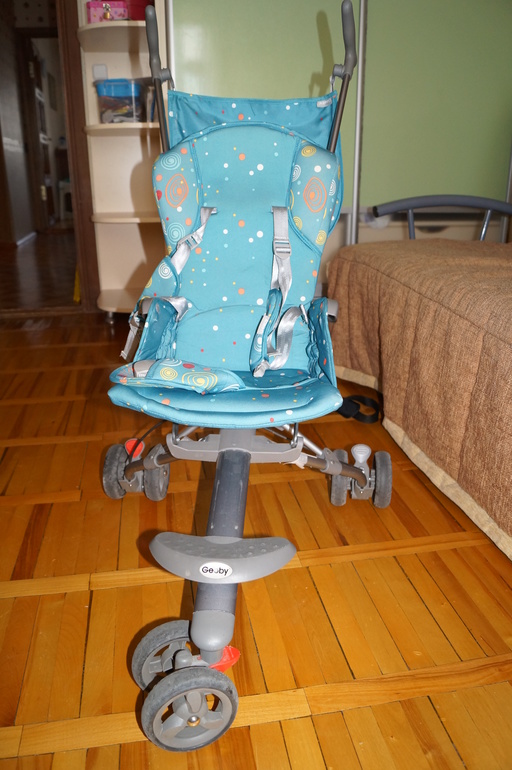 Продам коляску- трость Geoby D 888.2000 р.