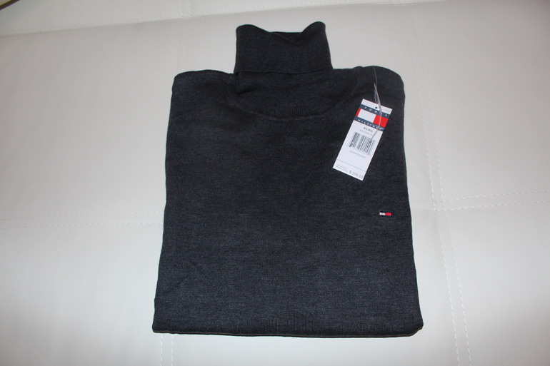 Свитер для меня и водолазка T.HILFIGER для мужа -СПАСИБО))))