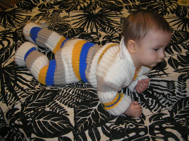 Комбенизон для сына) Довязала наконец то!!!