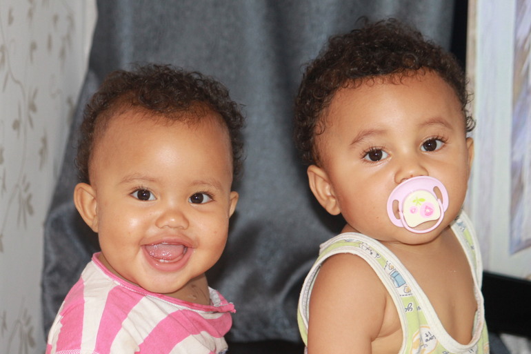 А нам сегодня годик!