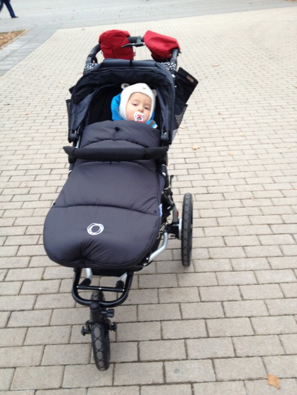 Mountain Buggy Terrain Evolution 2013 цвет Flint Первая прогулка.