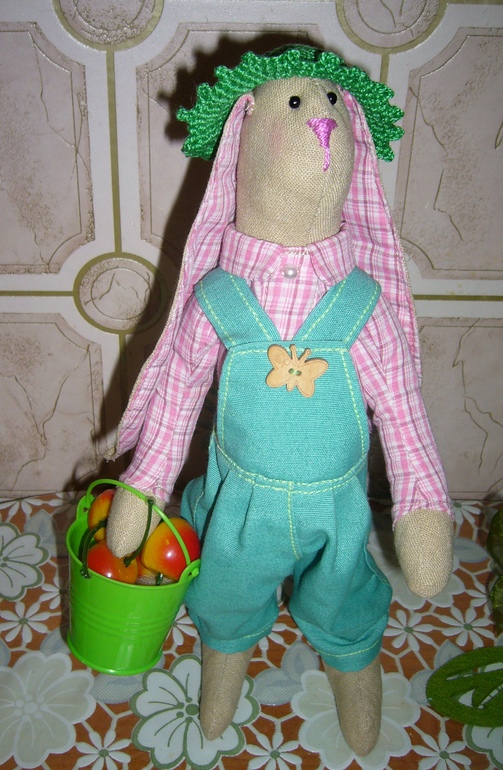 Зайка-огородник.