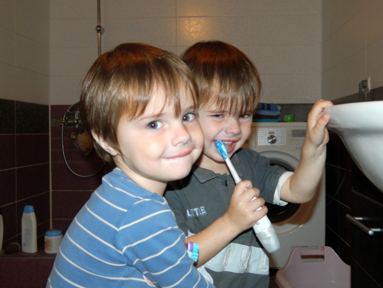 С моторчиком веселее*)