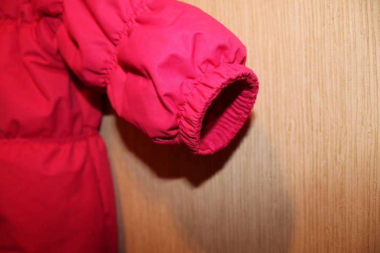 комбинезон REIMA р 74+6, с меховой попой,в очень хорошем состоянии,никаких потёртостей и зацепок нет. 1800 руб.