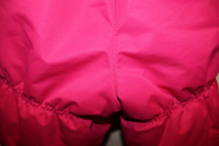 комбинезон REIMA р 74+6, с меховой попой,в очень хорошем состоянии,никаких потёртостей и зацепок нет. 1800 руб.