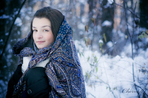 Теплый аксессуар - павлопосадский платок.