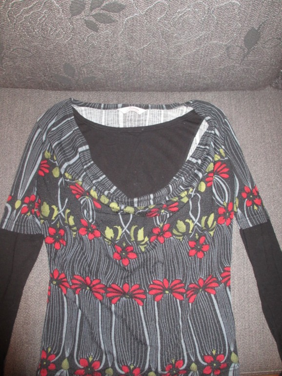 Продам Шарфы и кормительное в Москве