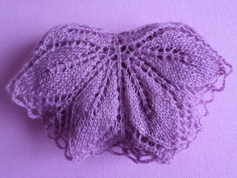 Подарок длялибимой мамочки - шаль Харуни от Эмили Росс и берет Флоренция от Дропс