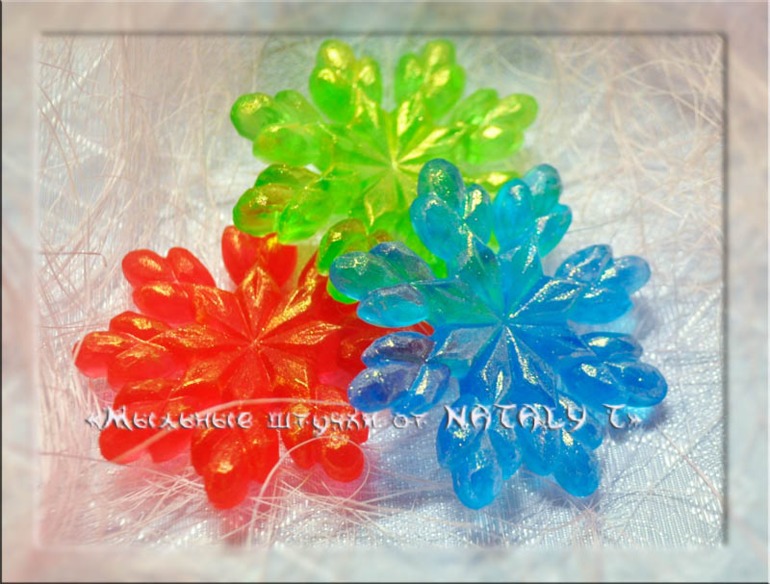 Снегурочки, Деды Морозики и немного снежинок)))