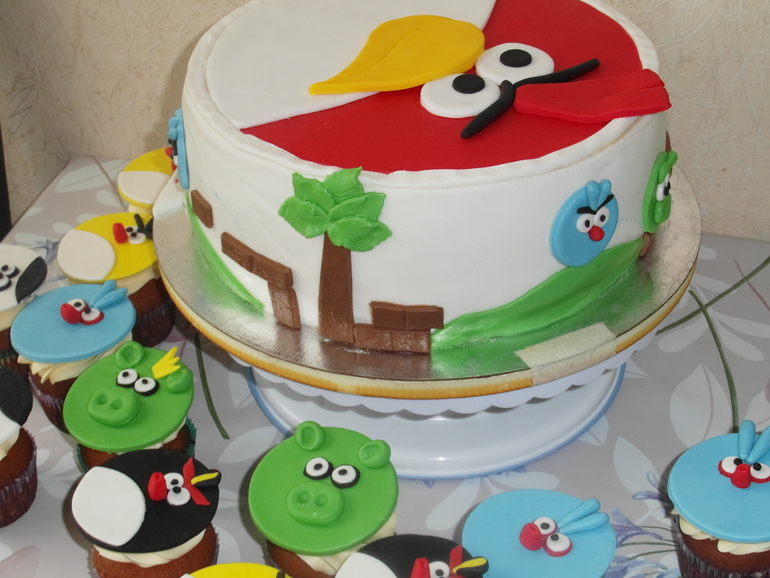 Компания злых птичк