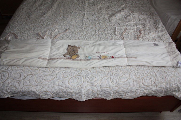 Бортик в кроватку mothecare