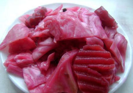 Очень яркая и аппетитная маринованная капуста по-грузински-самое время приготовить