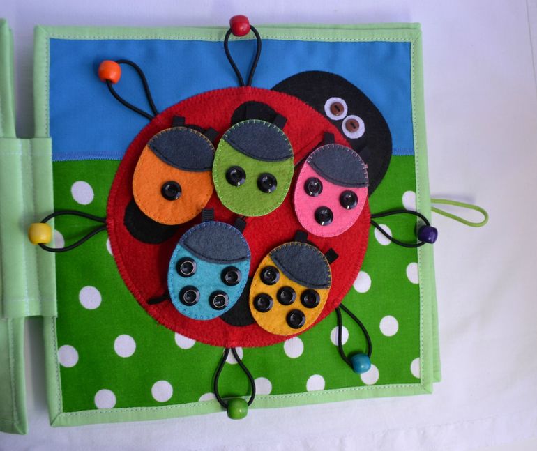 Именная развивающая книжечка)