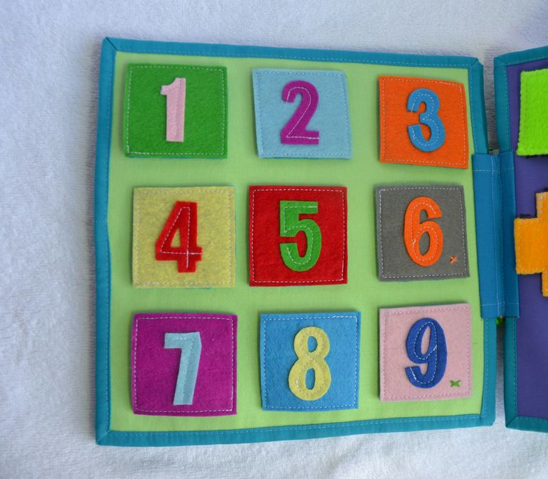 Именная развивающая книжечка)