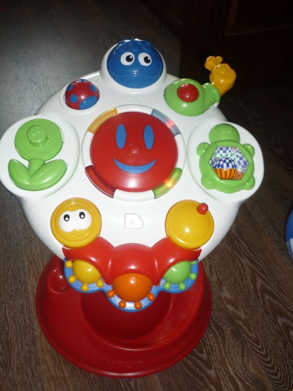 Наши игрушки от 0 и до года, еще и куклы)))