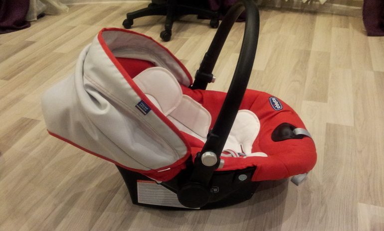 продам автолюльки Chicco Synthesis 0-13 кг