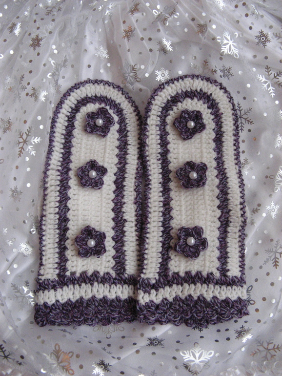 Варежки в подарок.