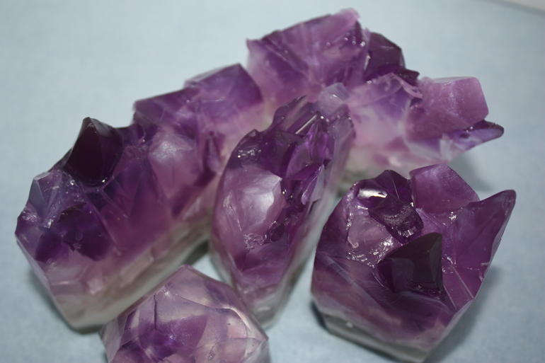 Аметист. Мыльный камень