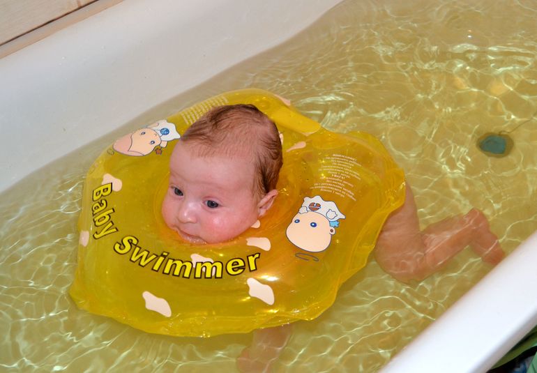 Купаемся в череде, 2 месяца