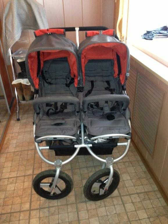 Продаю Коляска прогулочная для двойни Bumbleride Indie Twin (Бамблерайд)