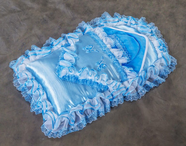 Продаем: Новый Набор на выписку из роддома для новорождённого из атласа 6-ти предметный