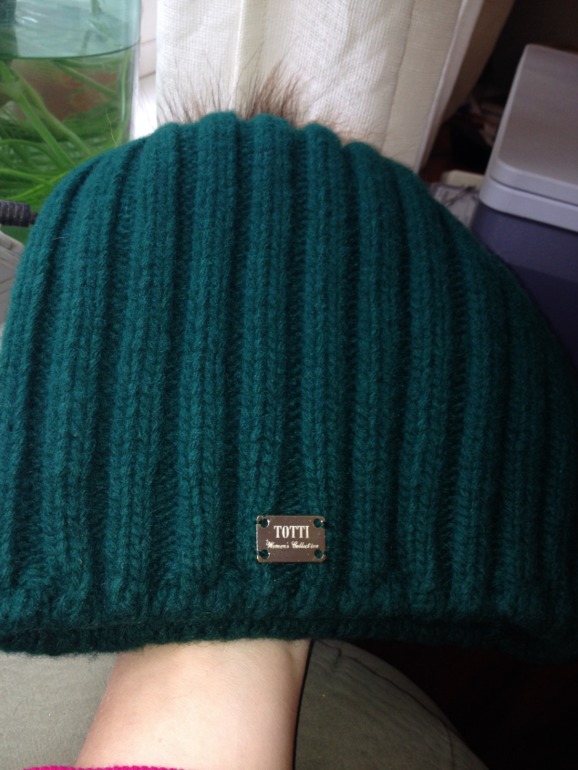 Шапка Маллика цвет зеленый+ перчатки Герда зеленые