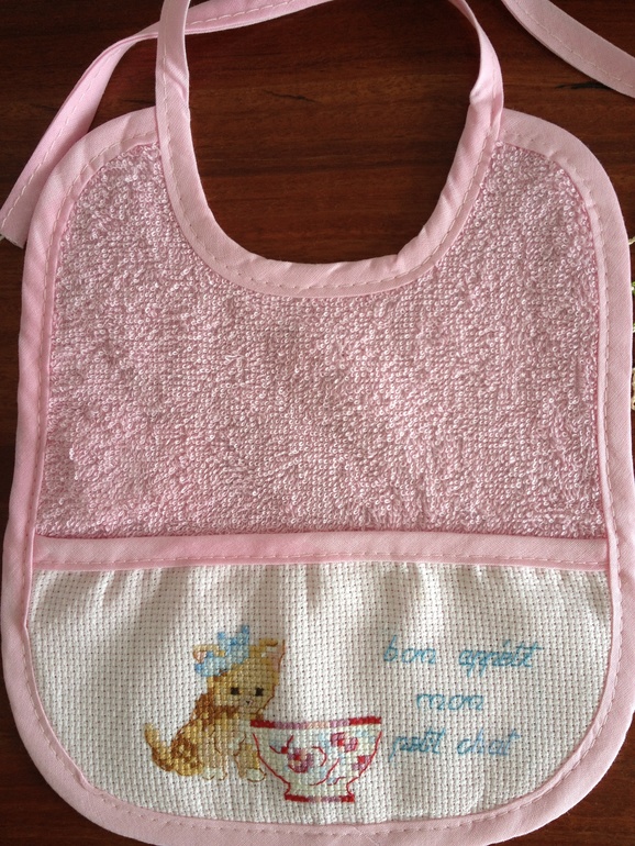 Вчера вышилсЯ слюнявчик:)