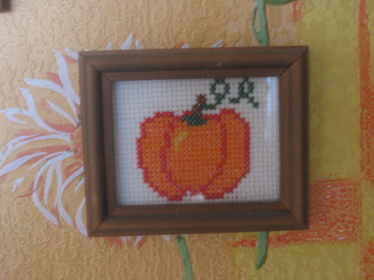 Вышивки -малышки на кухню.