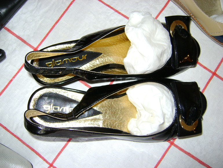 Босоножки новые. 36 размер, натуральная лакированная кожа!