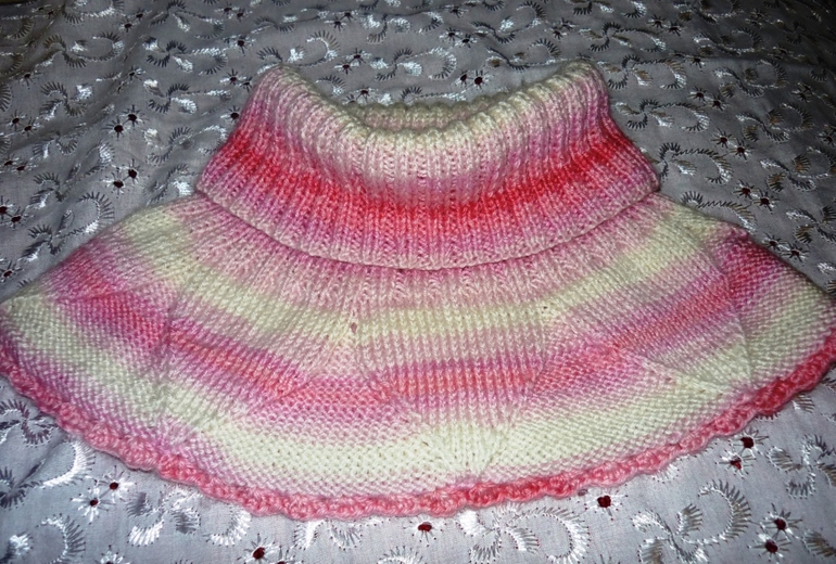 Мое первое изделие "Манишка Цветочек".