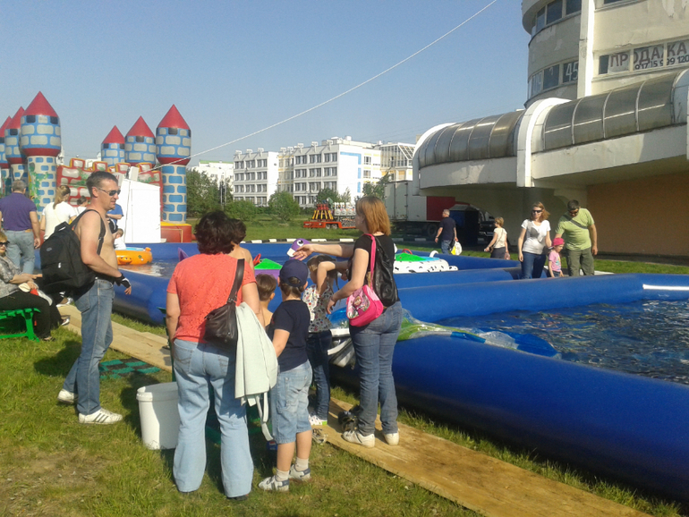 гуляли сегодня в парке