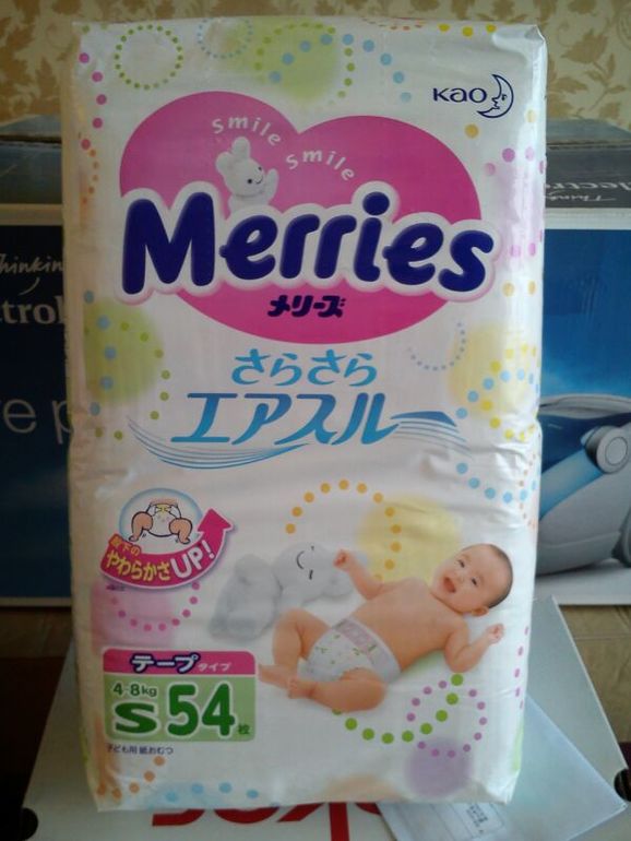 Подгузники Merries для японского рынка (размер S, в пачке 54 шт)