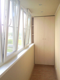 Отделка и остекление балконов. Окна ПВХ