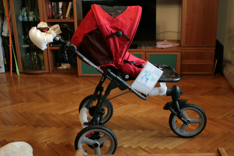 Bebe Confort High Trek (цвет intense red)