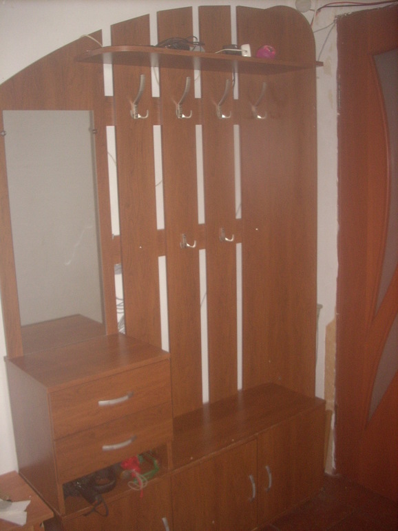 Отдам прихожую