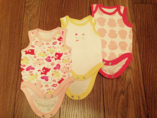 Боди и костюмчики на девочку Mothercare