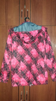 Продам осеннюю куртку для мал рост 170 см недорого