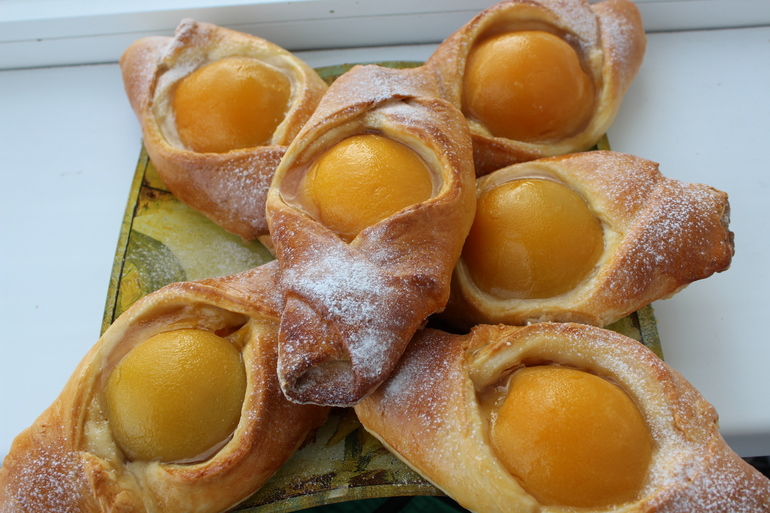 Булочки с персиками!